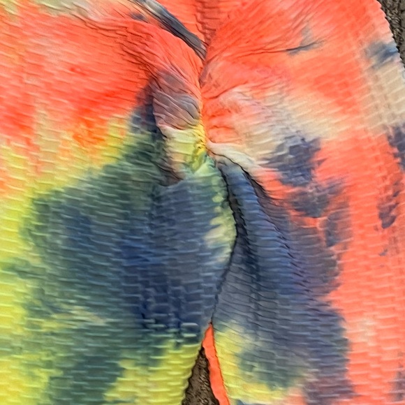 Women’s BN Leggings with Butt Lifting Design - Picture 3 of 4